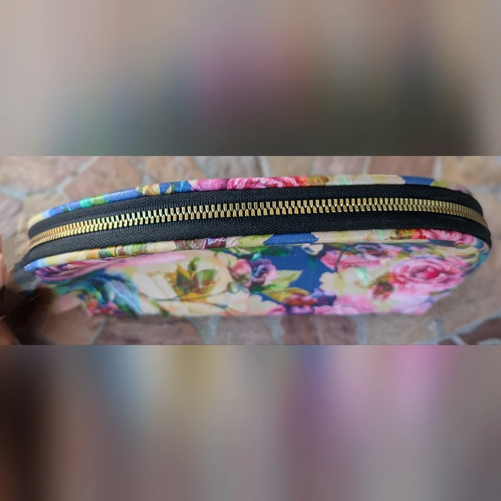 BETSEY JOHNSON New York Floral Zippered Make Up Bag NWOT